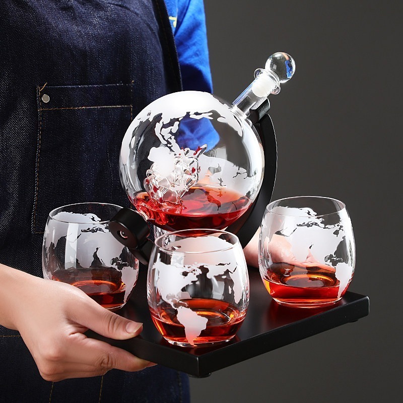 Декоративный набор для вина в  – обзор и цена Decanter Globe Set